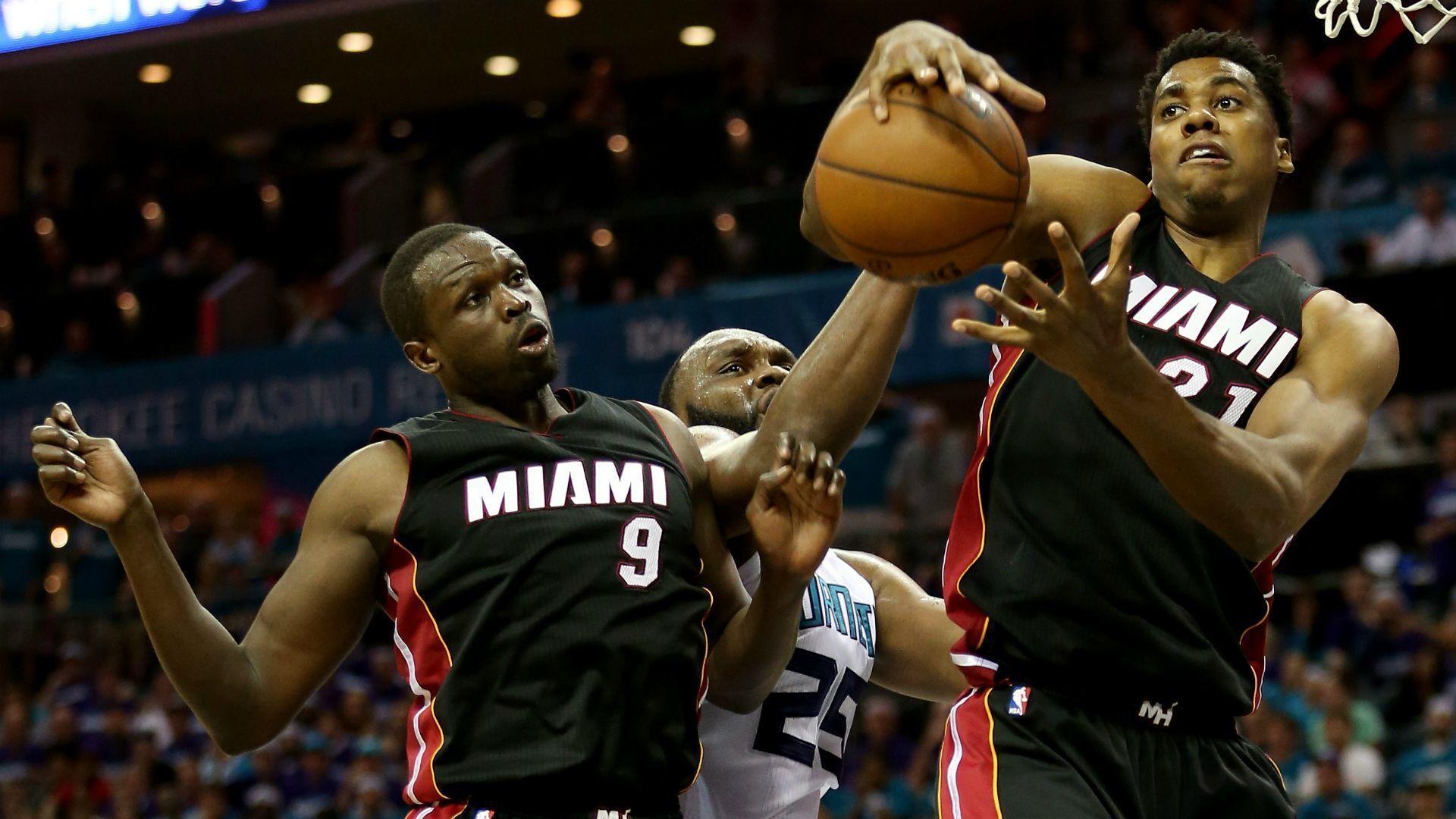 Dwyane Wade makes Heat offseason plans even more complicated. NBA