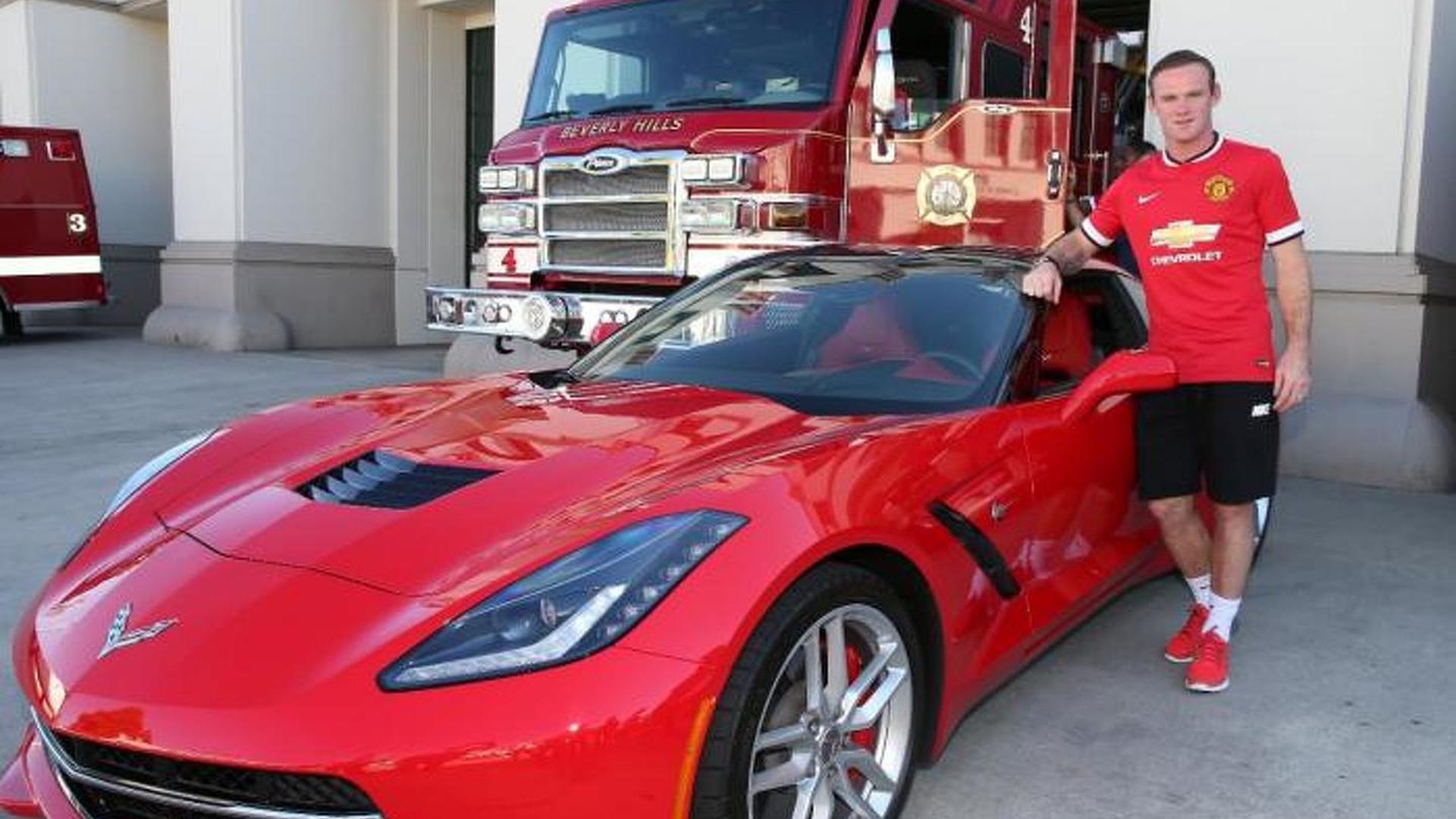 2014 517376 Wayne Rooney And Chevrolet Corvette C7