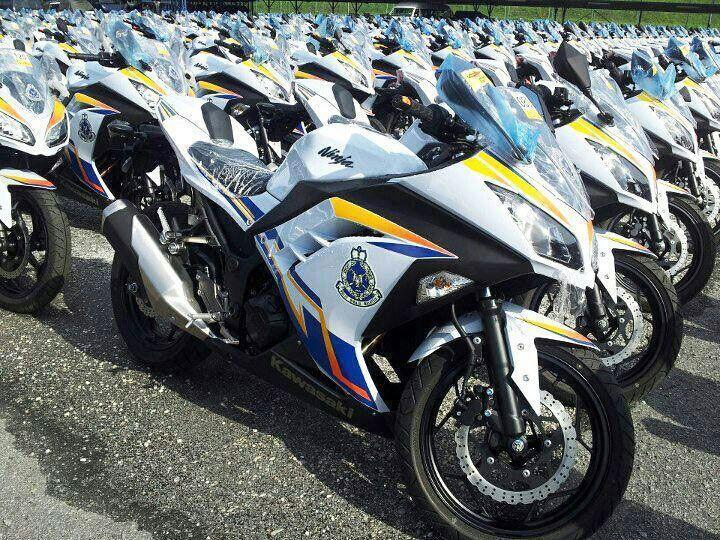 Malaysian Police Launches Fleet of 2013 Kawasaki Ninja 250 Patrol