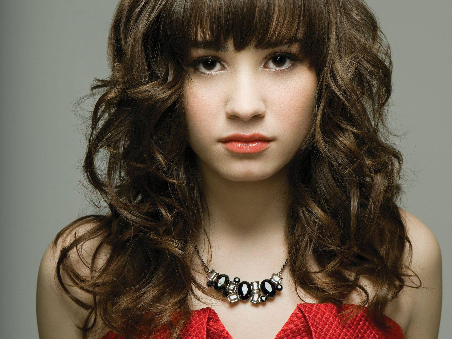 Demi Lovato Awesome Full HD Wallpaper mc216906e