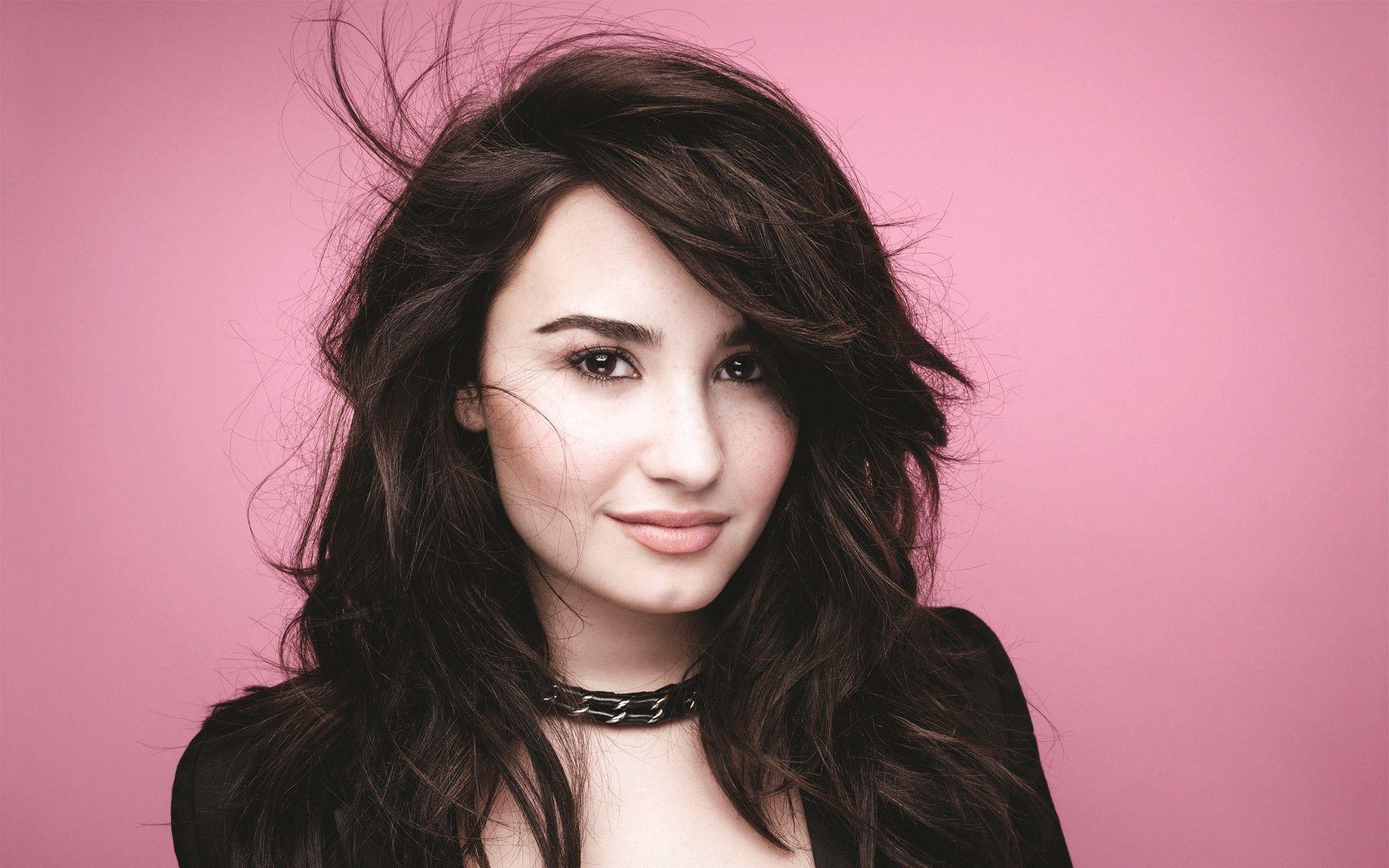 Demi Lovato Awesome Full HD Wallpaper mc216906e