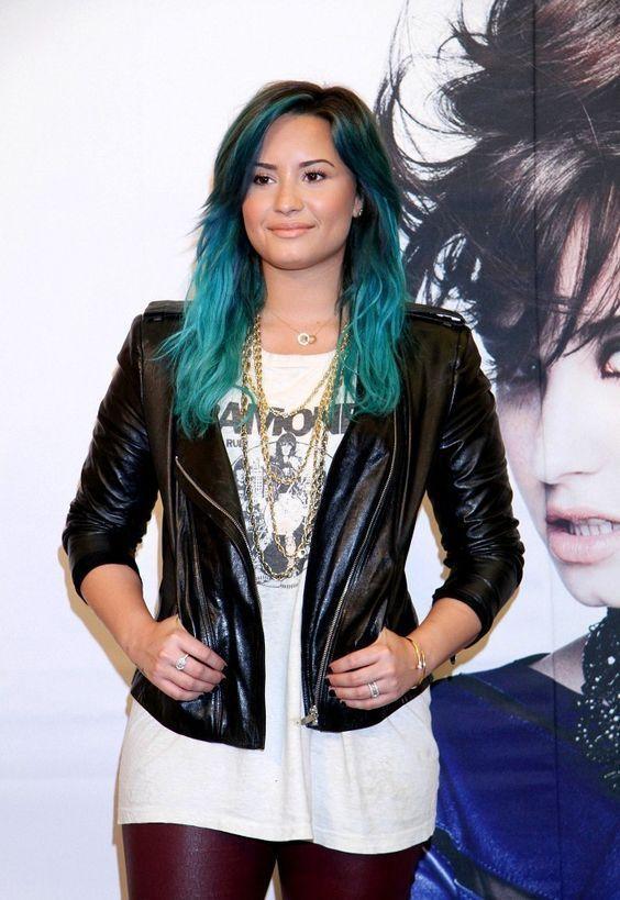 demi lovato blue hair. Hair Styles. Demi Lovato