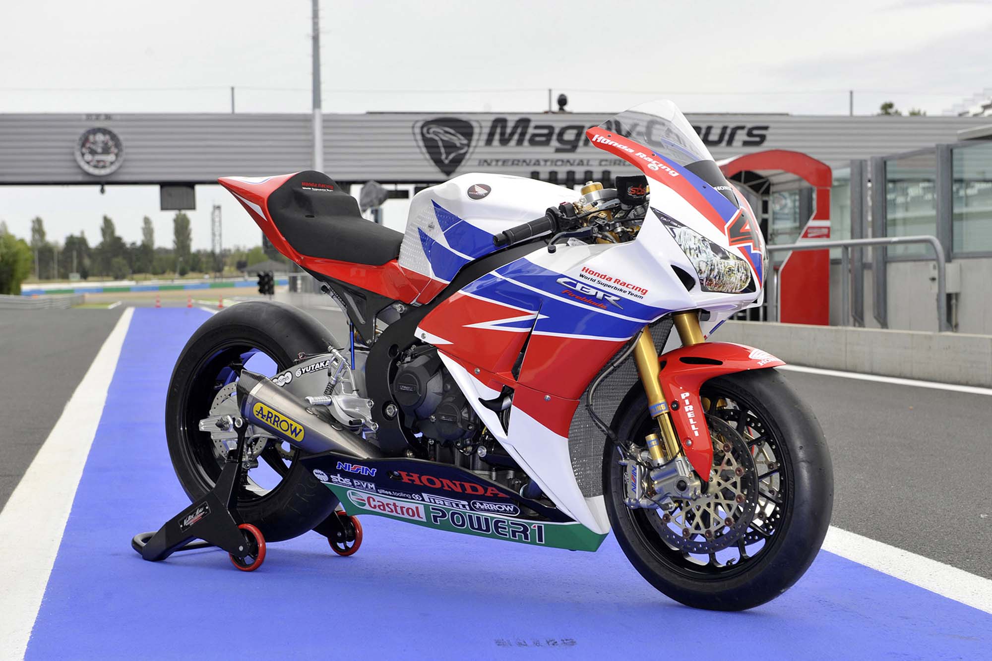 Honda WSBK Switches To 2013 Livery For Magny Cours & Rubber