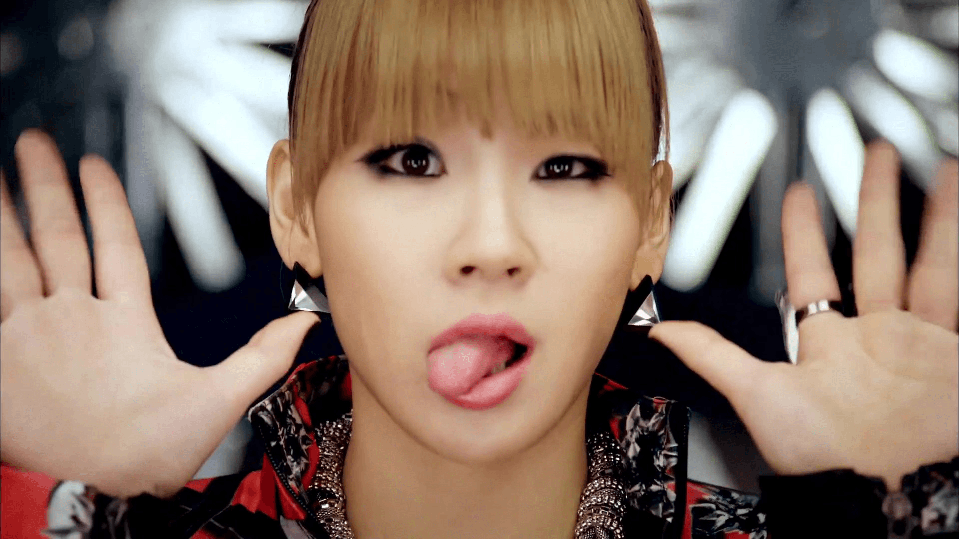 Watch Diplo And K Pop Star CL&;s Performance