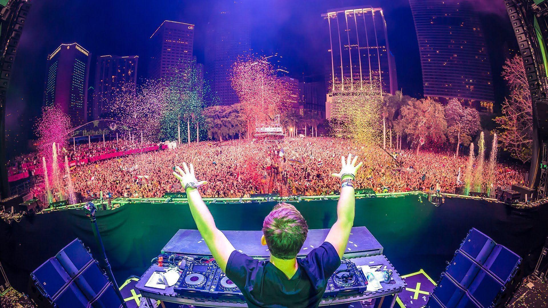 Hardwell Ultra Music Festival