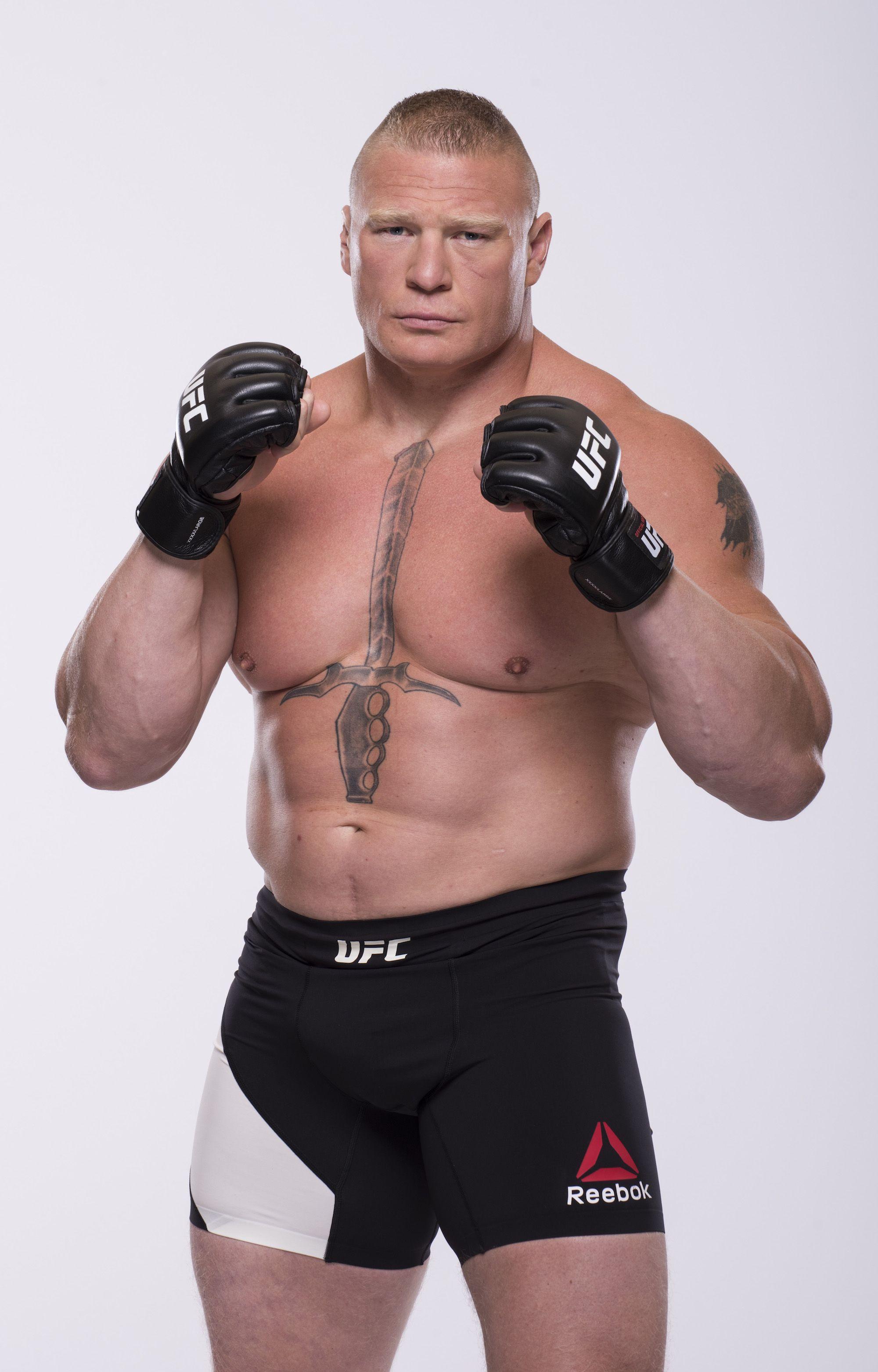 WZ Photo Gallery: Brock Lesnar Face To Face With Mark Hunt At UFC