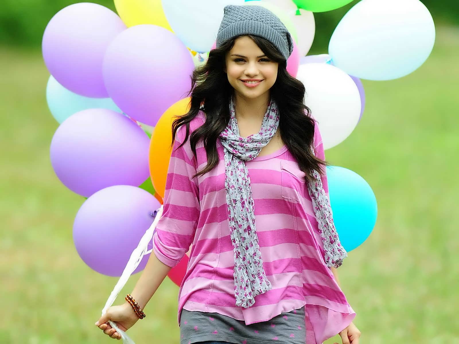 Gorgeous Selena Gomez Wallpaper HD -High Definition