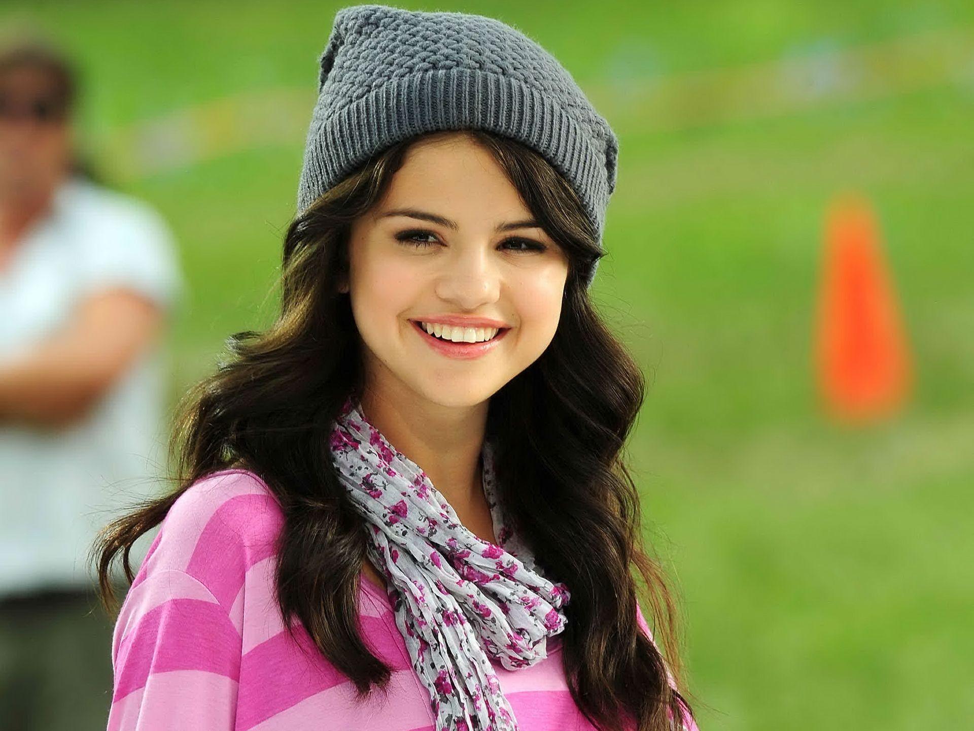 Selena Gomez Background 4K Download