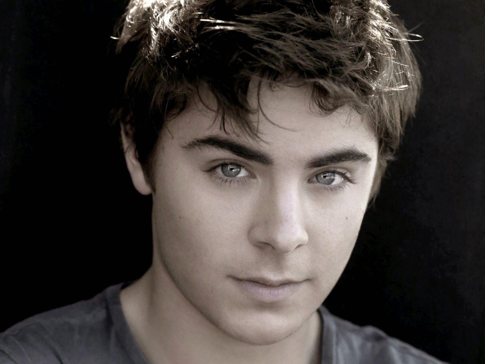 Male Celeb Wallpaper: American actor and singer Zac Efron