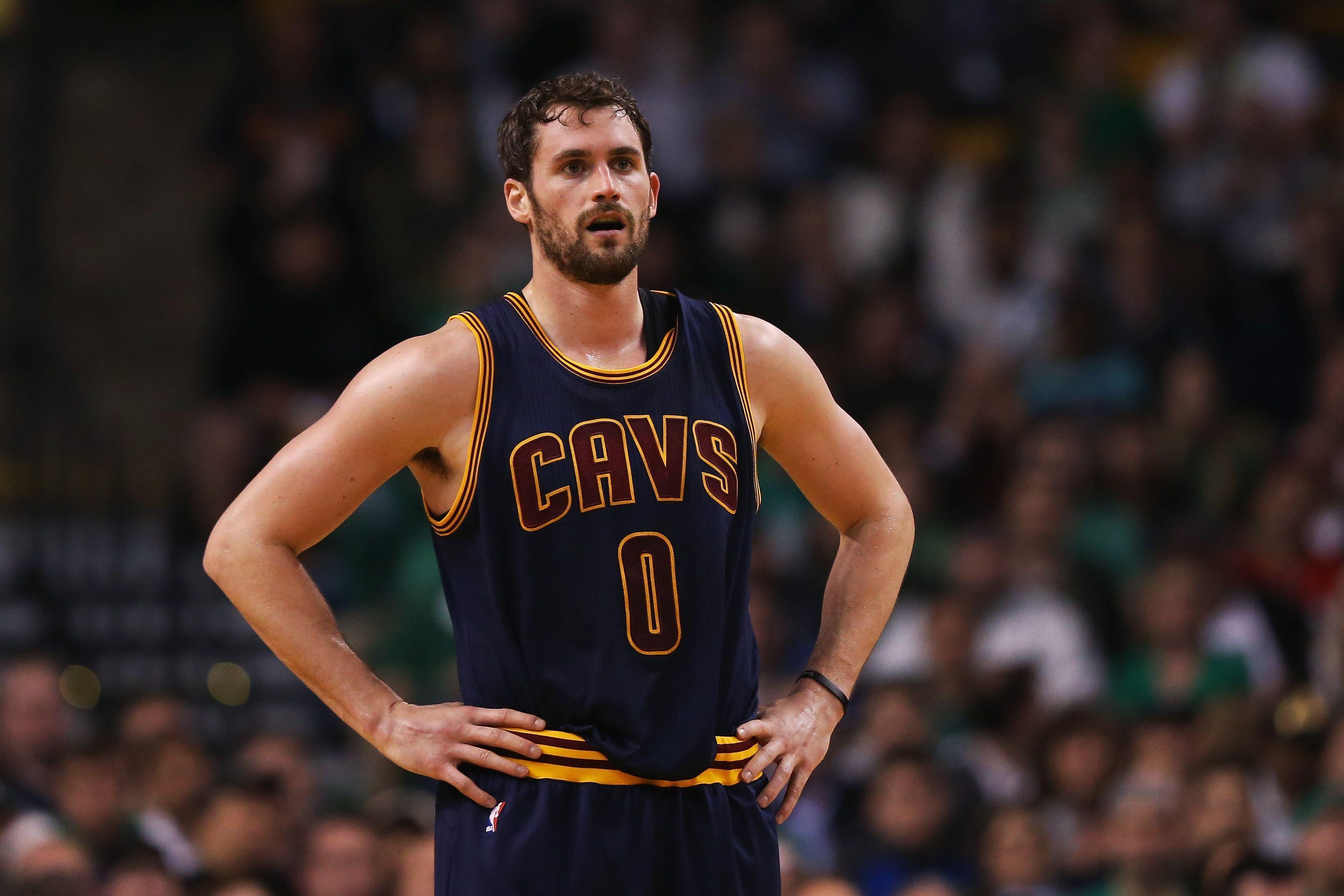 Kevin Love travels with Cavs, status for rest of finals unclear
