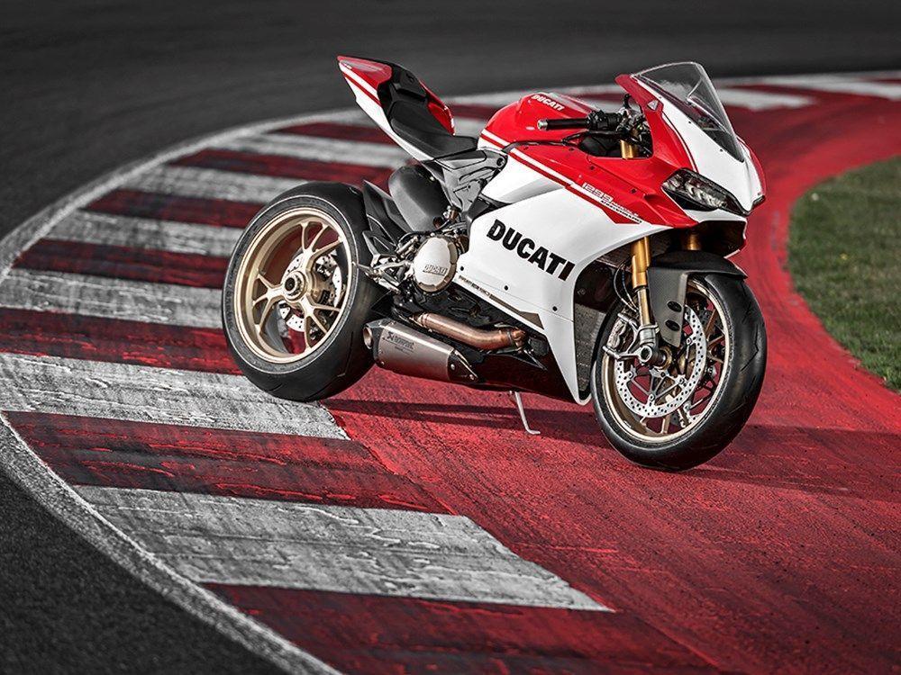 Ducati reveal stunning 1299 Panigale S