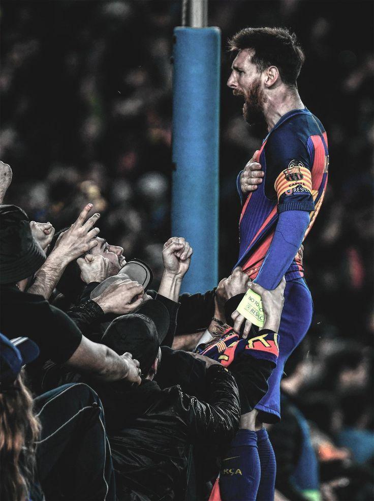 Messi celebrating Barcelona 6 against PSG