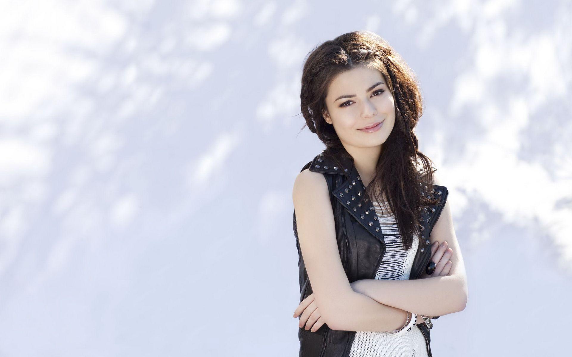 Miranda Cosgrove Wallpapers - Wallpaper Cave