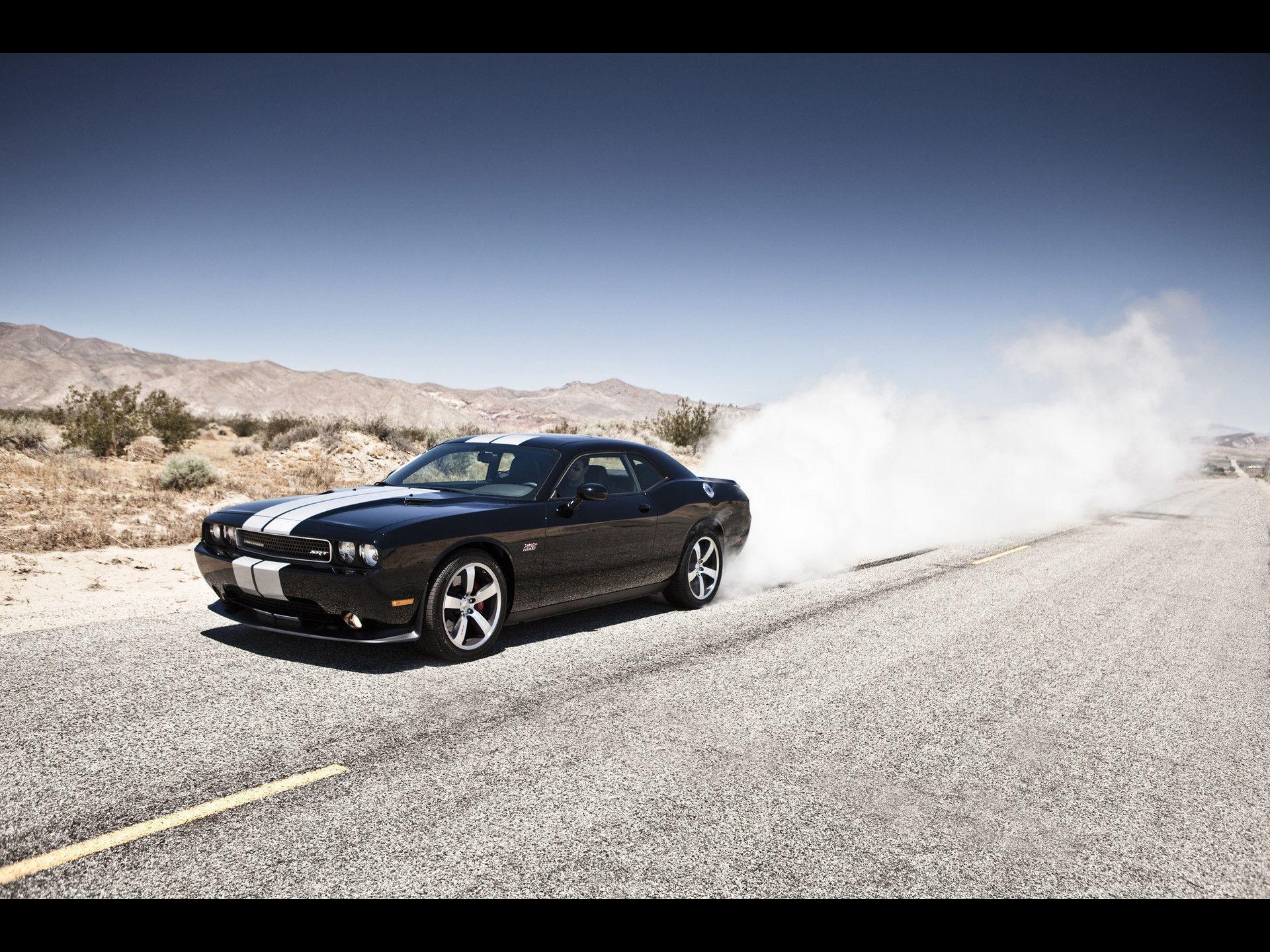 Dodge Challenger SRT8 392 And Side Smoke 2