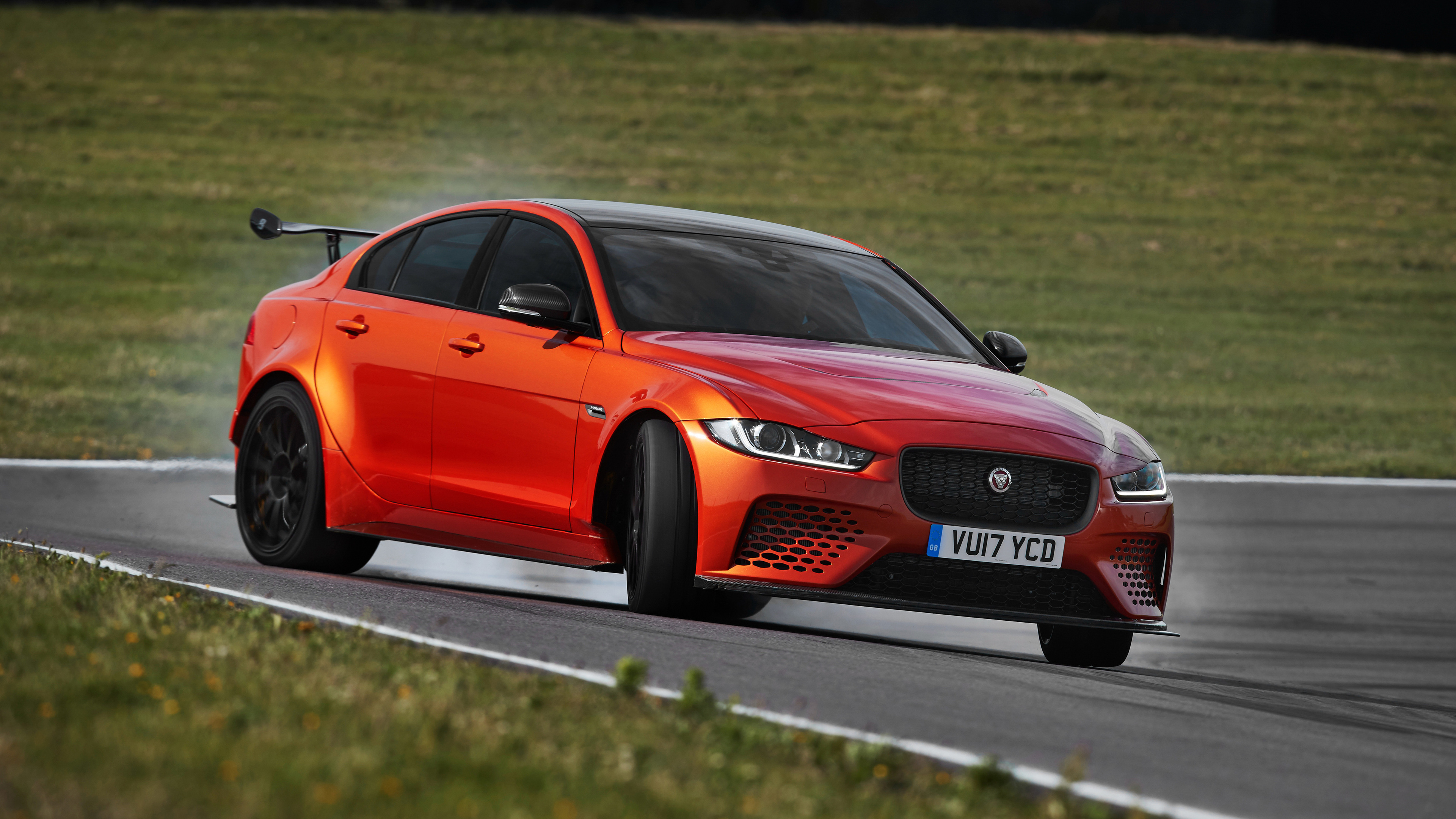 Wallpaper 4k Jaguar XE SV Project 8 Wallpaper