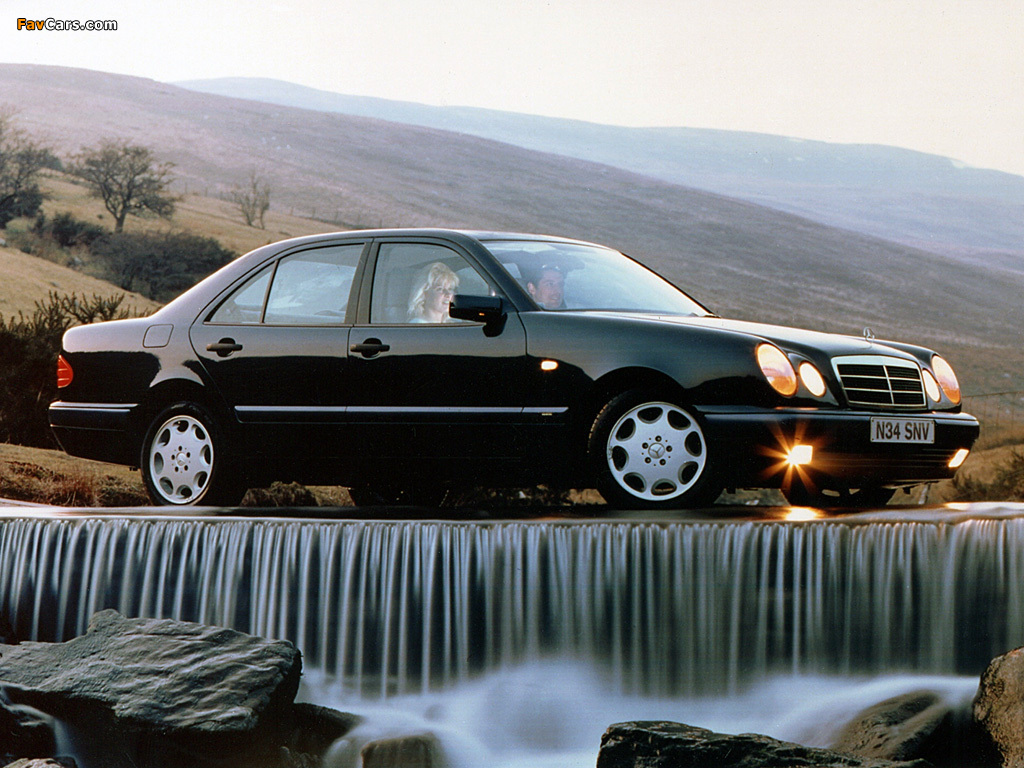 Mercedes Benz E 200 UK Spec (W210) 1995–99 Wallpaper (1024x768)
