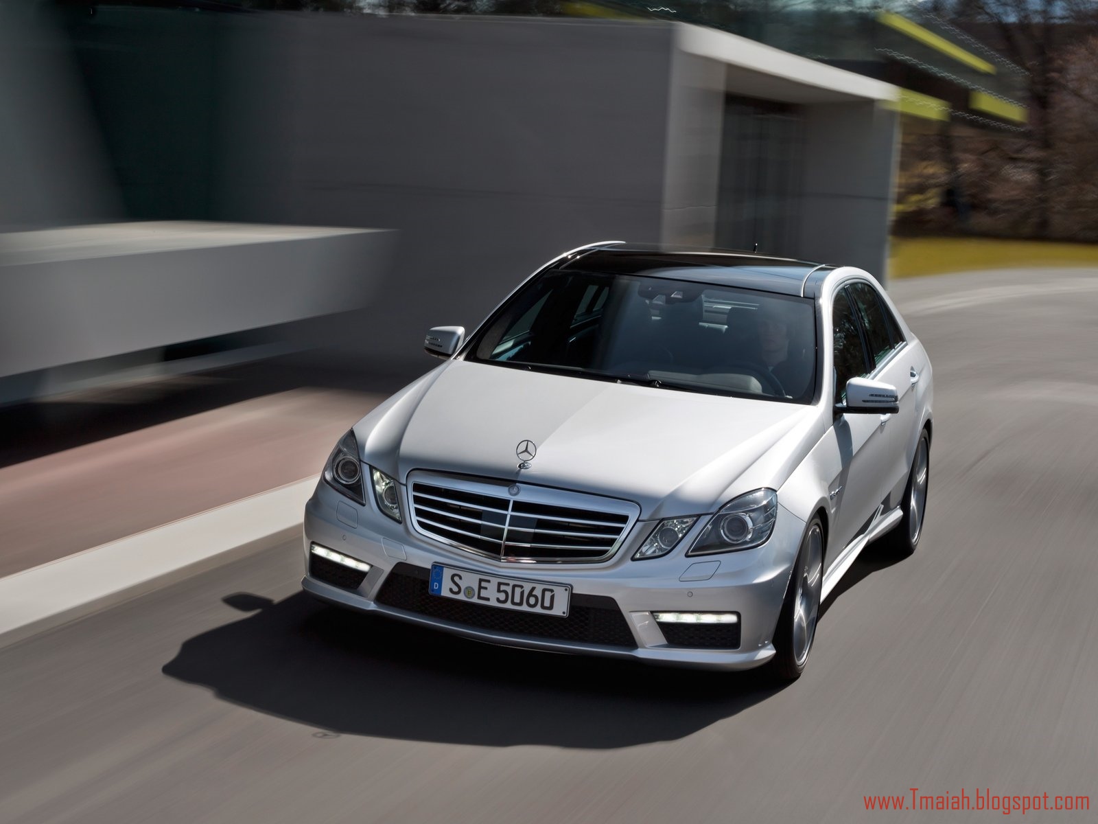 kane blog picz: E200 Wallpaper