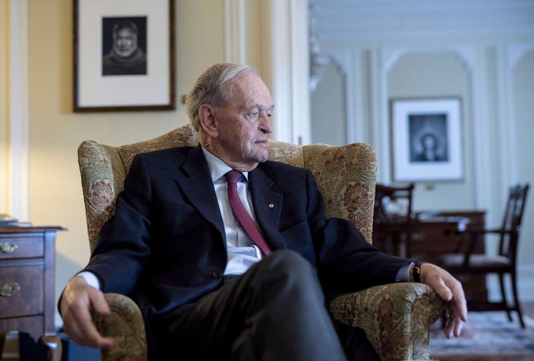 Former prime minister Jean Chretien hospitalized in Hong Kong for kidney stone