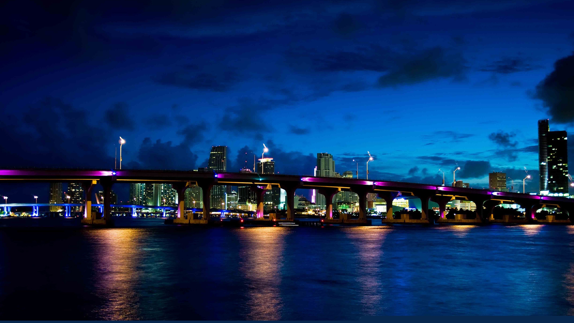 Miami Night desktop PC and Mac wallpaper
