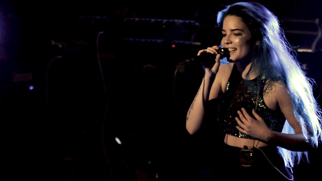 Halsey Wallpaper Hot 2018 HD Wallpaper