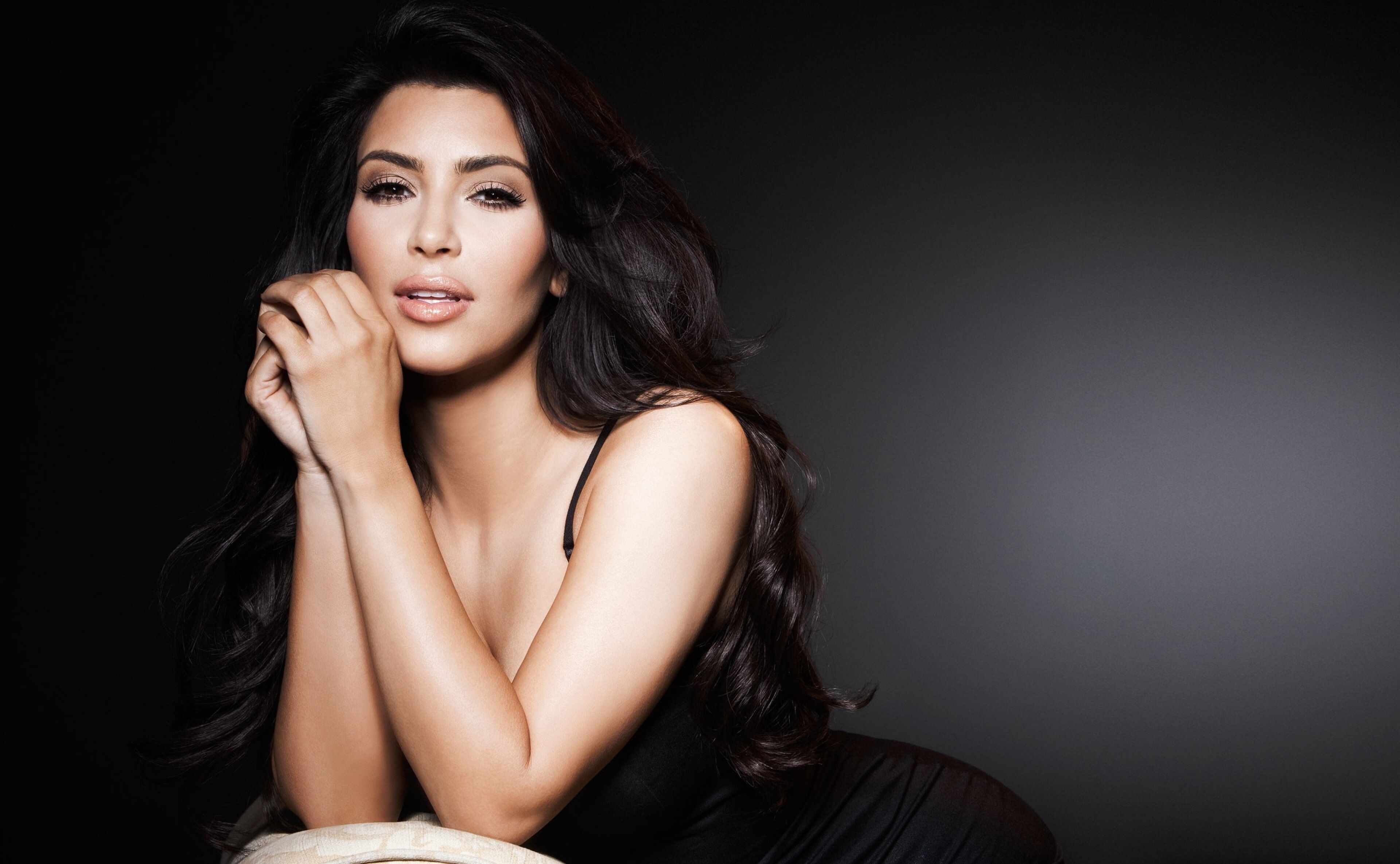 Kim Kardashian Desktop Wallpapers