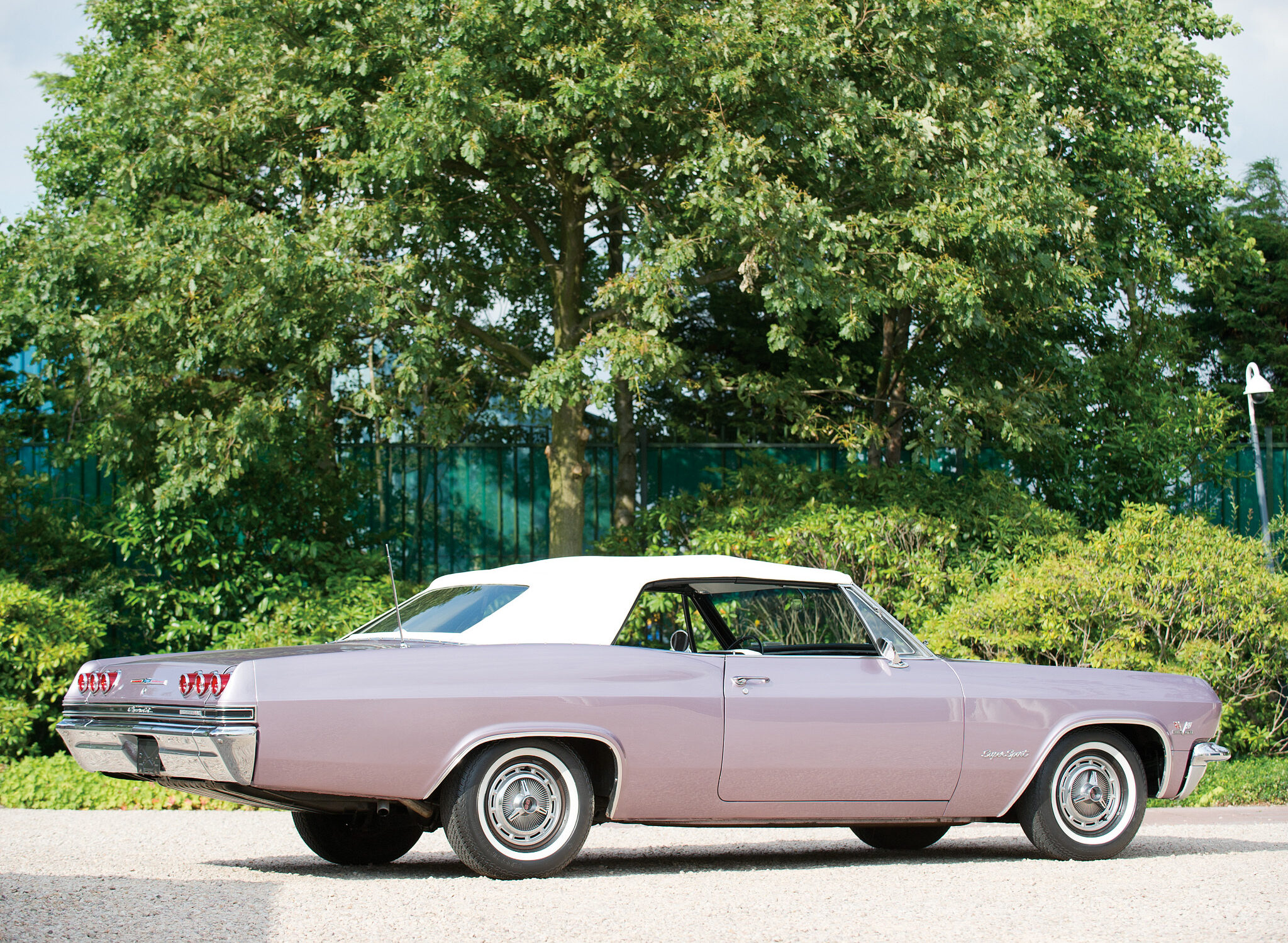 Chevrolet Impala SS Convertible Wallpaper