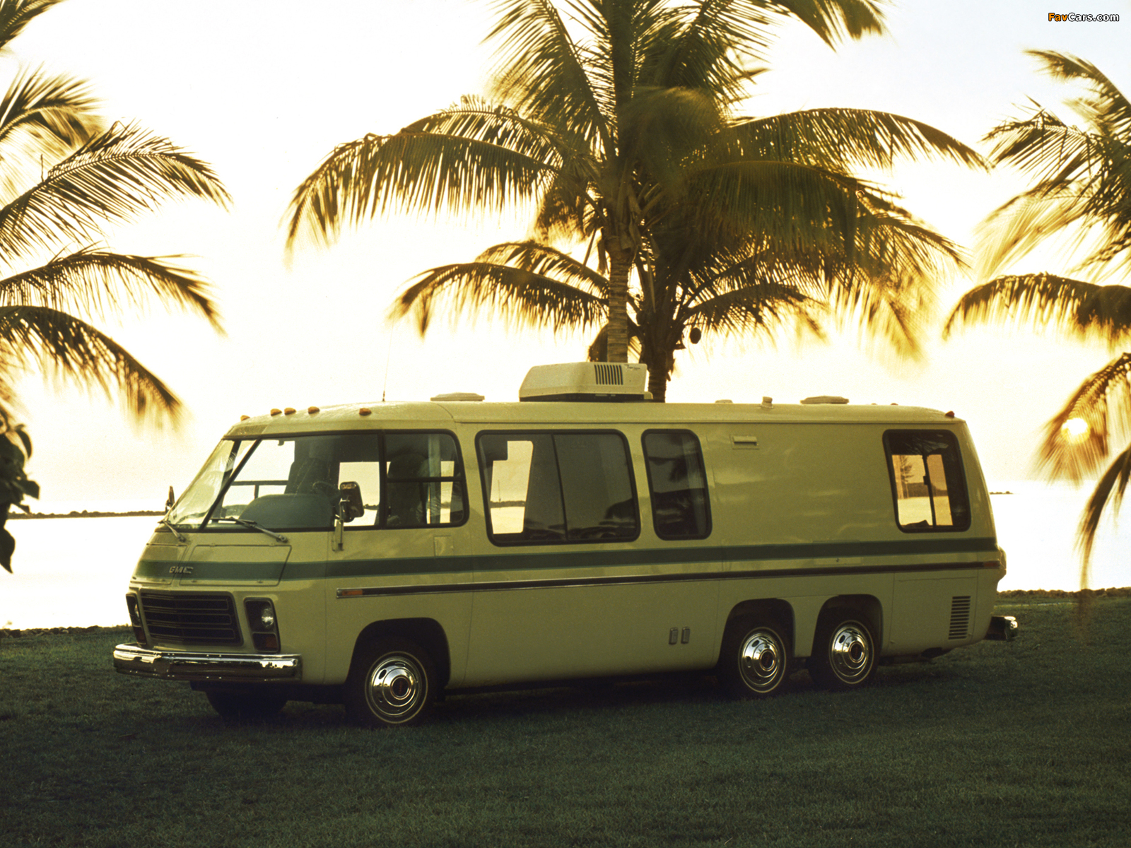 GMC Motorhome 1973–78 wallpaper (1600x1200)