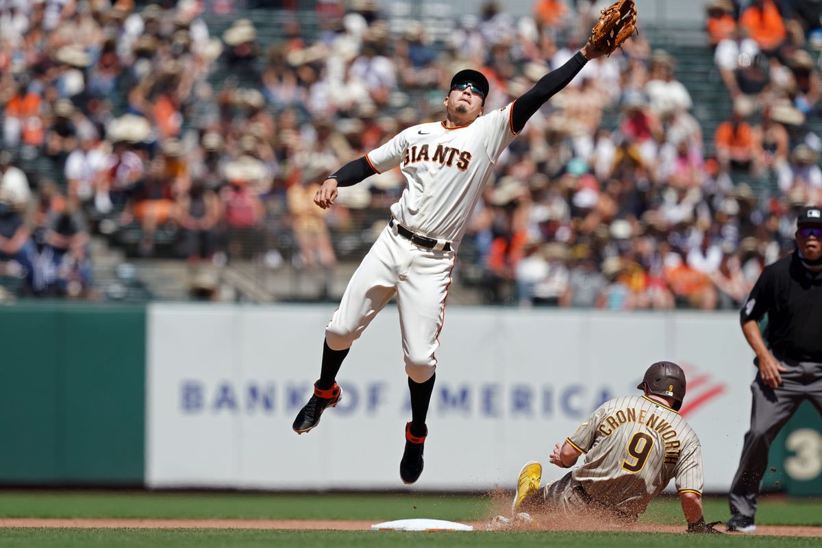 SF Giants injury updates: Wilmer Flores and Darin Ruf