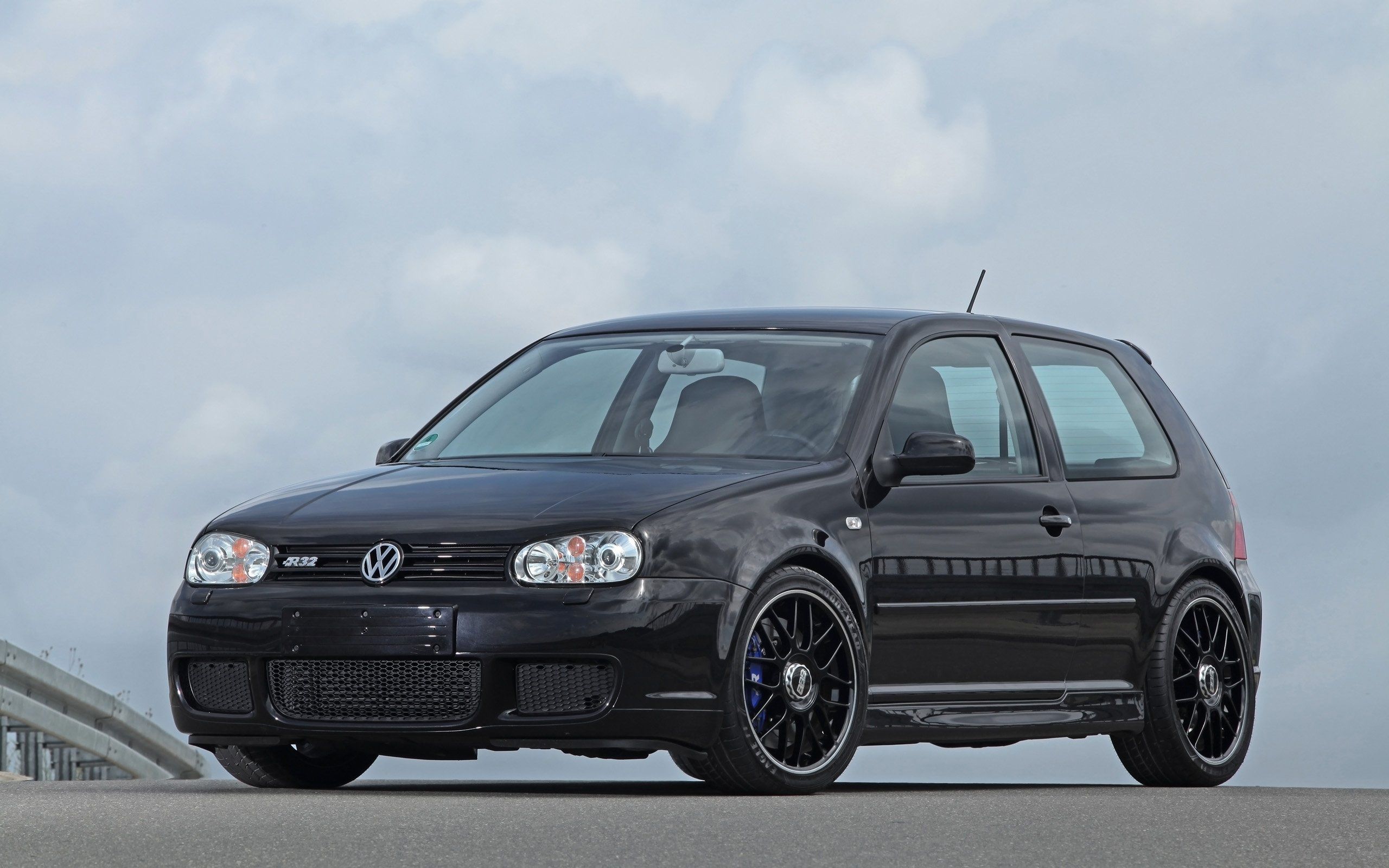 HPerformance Volkswagen Golf I V R32 Tuning Wallpaper