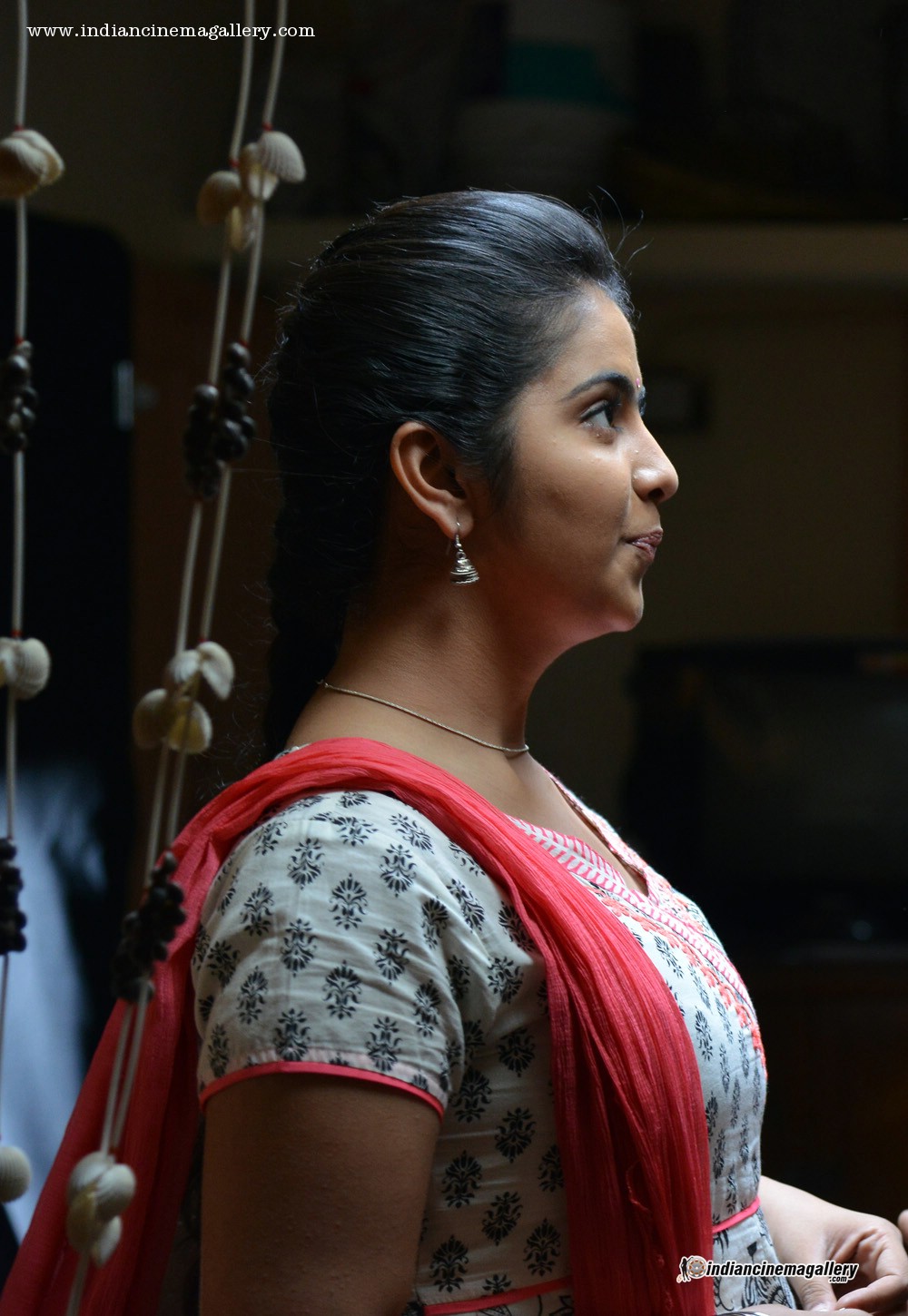 Avika Gor Actress Photo Stills Gallery. Avika Gor HD Image