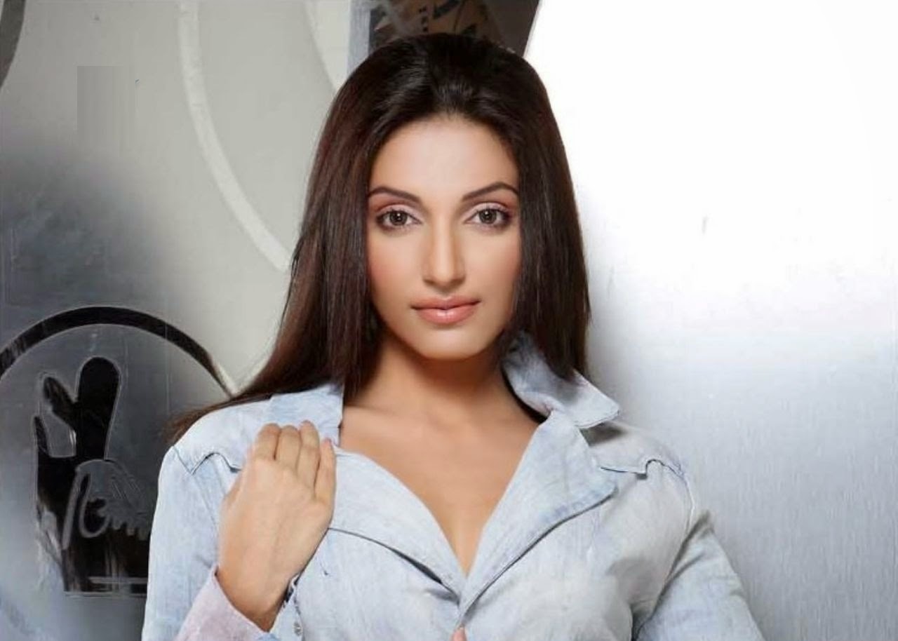 Dynamic Views: Navina Bole Wallpaper Free Download