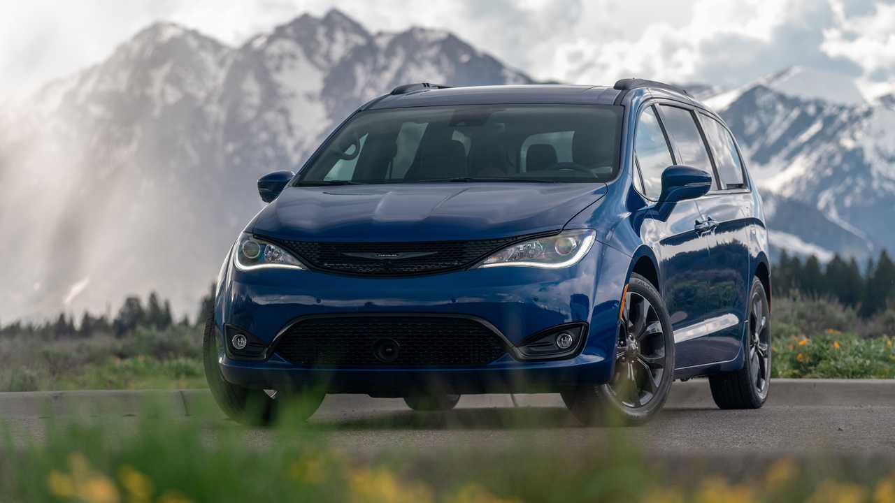 Chrysler Pacifica To Boast All Wheel Drive, Updated Design?