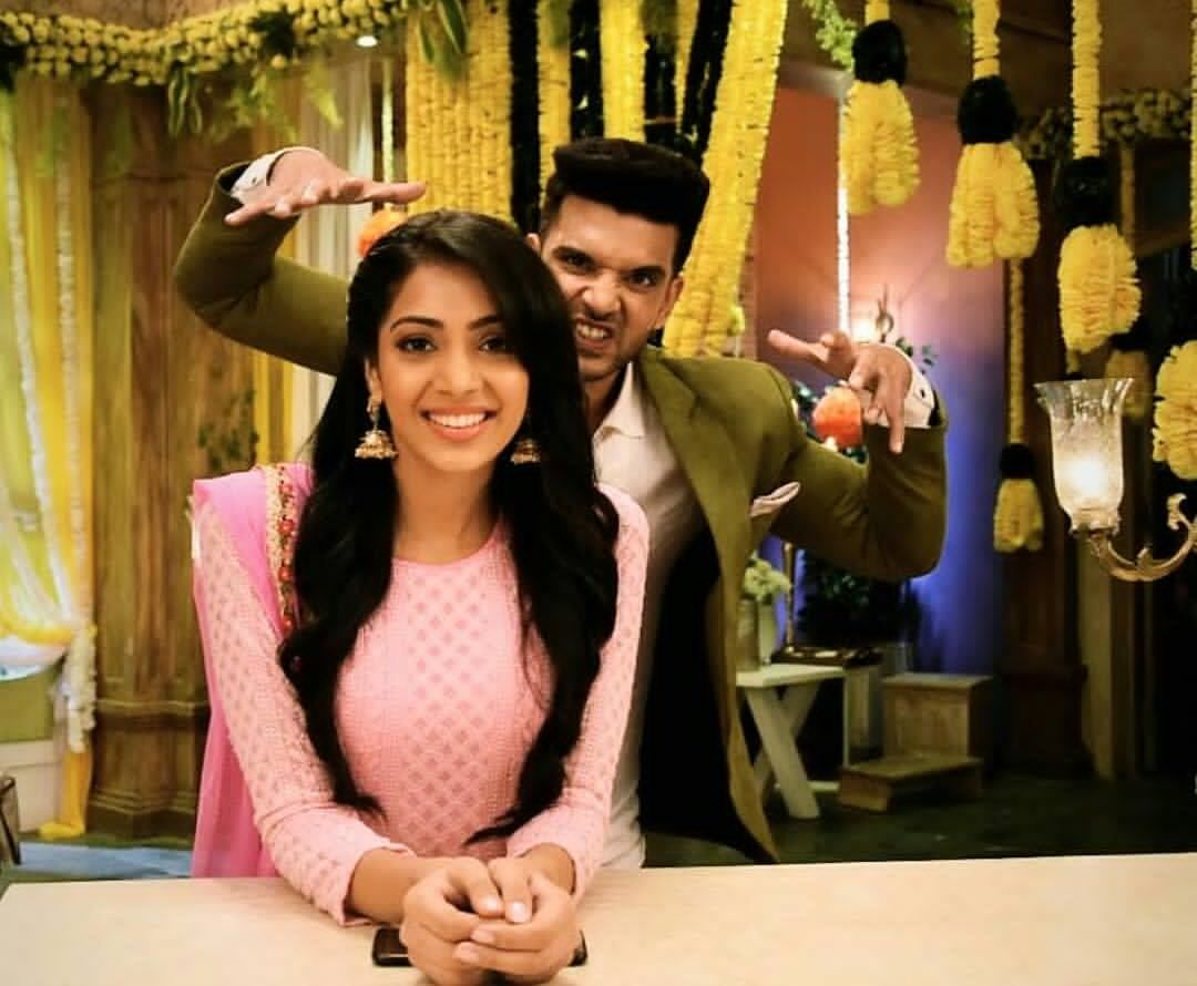 Dil hi toh hai ideas. karan kundra, cute romantic picture, romantic photo couples