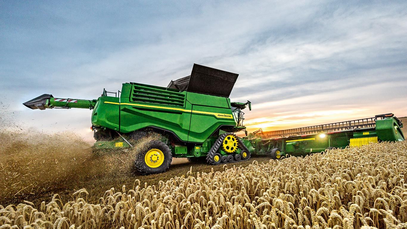 John Deere Combine Wallpaper Free John Deere Combine Background