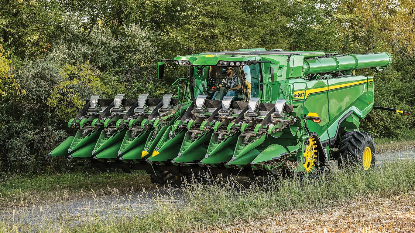 Deere launches entire new lineup of Drapers, Corn heads and Belt Pickup