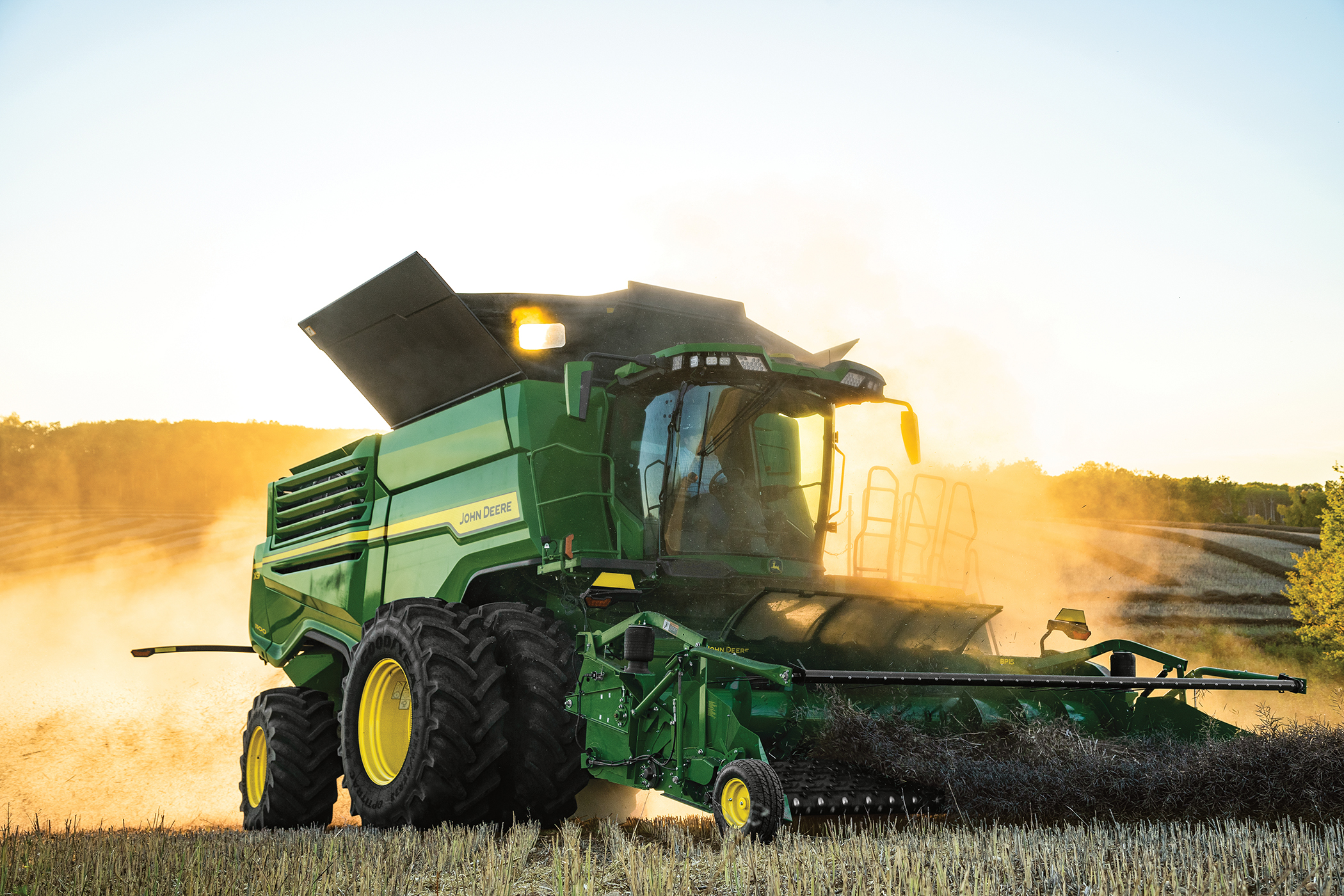 The new John Deere X9 1000 and X9 1100 broaden a harvesting lineup S Series America FarmQuip Magazine