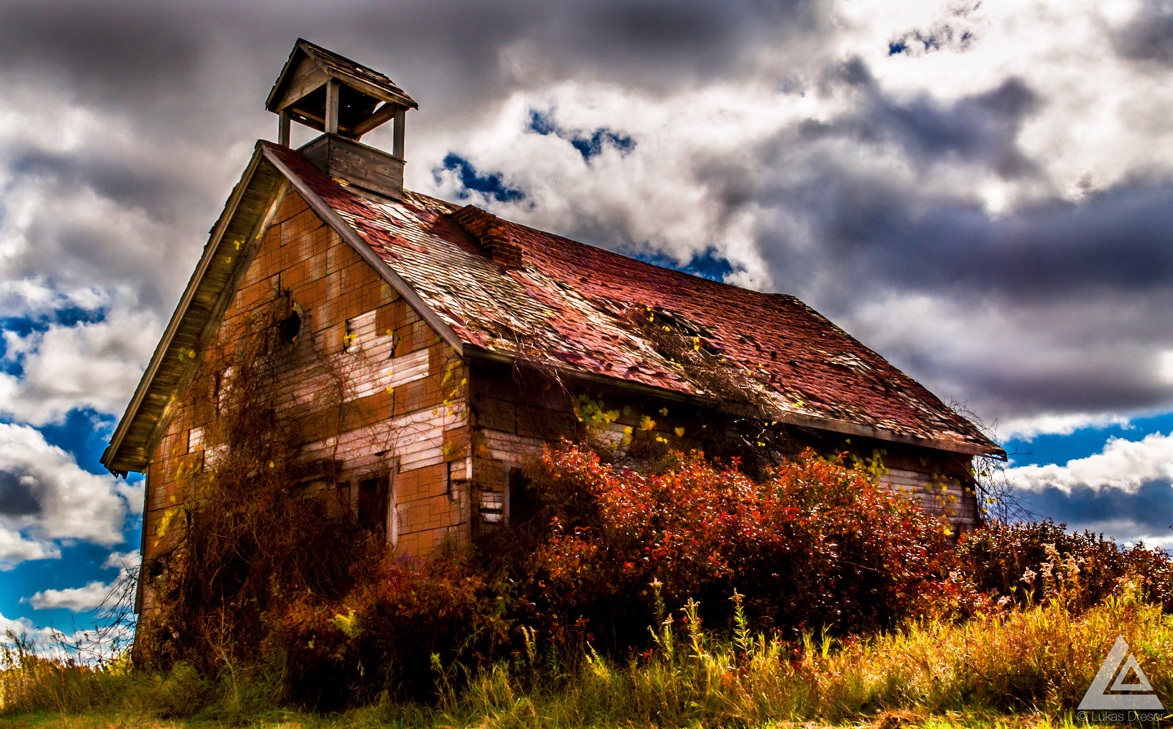 Wallpaper, autumn, urban, fall, abandoned, nature, colors, farmhouse, barn, rural, landscape, scary, colorful, antique, Michigan, farm, empty, ghost, country, religion, stormy, chapel, creepy, spooky, falling, lukas, angry, environment, exploration