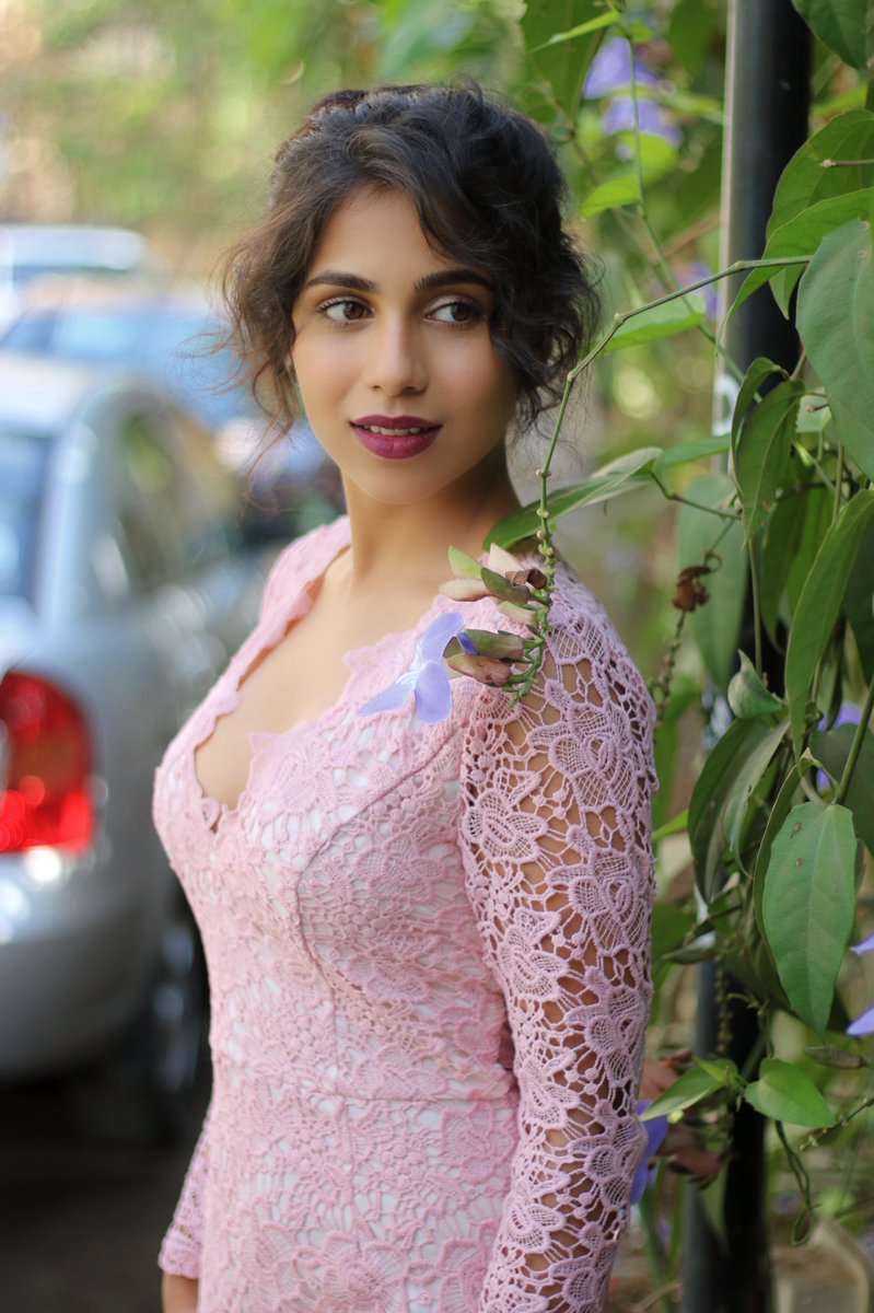 Vibha Anand Hot Oops Moment Image, HD Wallpaper