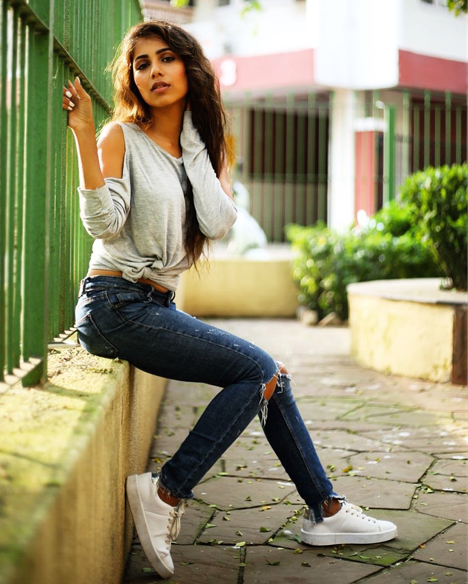 Veebha Anand Photo: Latest Veebha Anand Image, HD Wallpaper, Picture, Gallery of Actor Veebha Anand