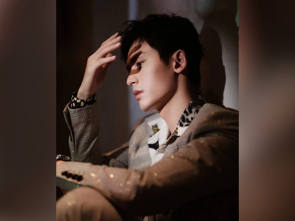 Zhang Zhehan suspended from social media platforms over controversial photo