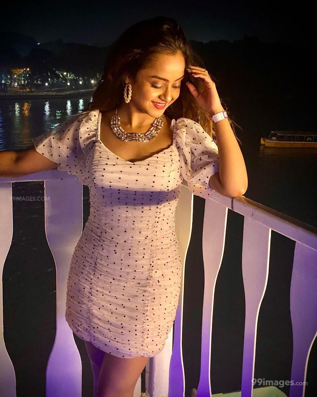 Ishita Ganguly HD Wallpaper (Desktop Background / Android / iPhone) (1080p, 4k) (1080x1350)