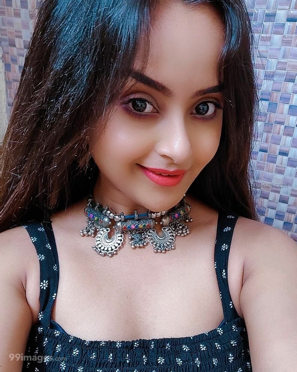 Ishita Ganguly HD Wallpaper (Desktop Background / Android / iPhone) (1080p, 4k) (989x1236)