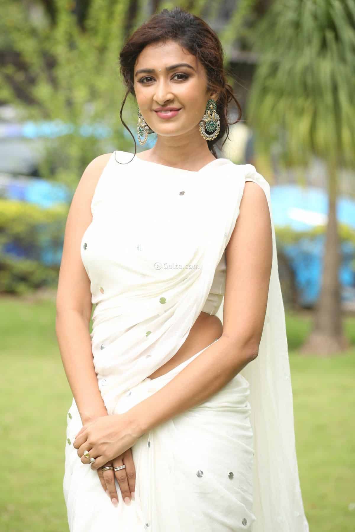 Farnaz Shetty Latest Saree Pics
