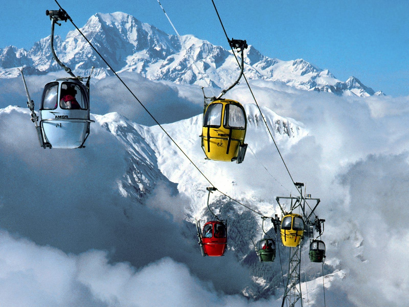 Wallpaper, snow, vehicle, clouds, cable car, ski lifts, Ski, piste, 1600x1200 px, sports equipment, geological phenomenon, mountain range, winter sport, ski equipment, alpine skiing, downhill, ski cross, freestyle skiing, ski mountaineering