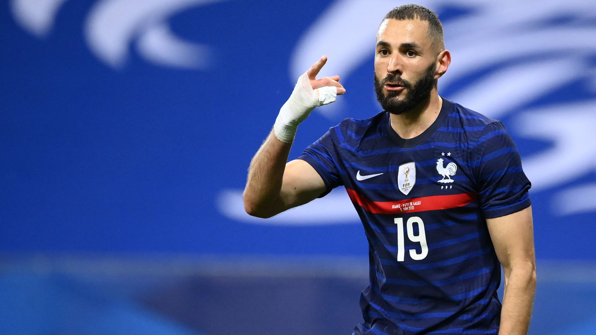 Benzema Misses Penalty In France Return Following Six Year Absence