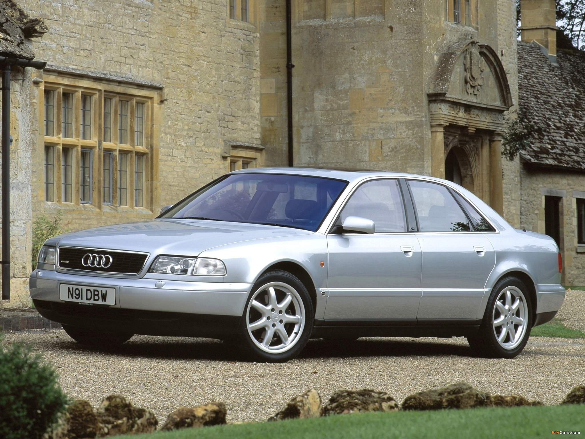 image Of Audi A8 UK Spec (D2) 1994–99 (2048x1536)