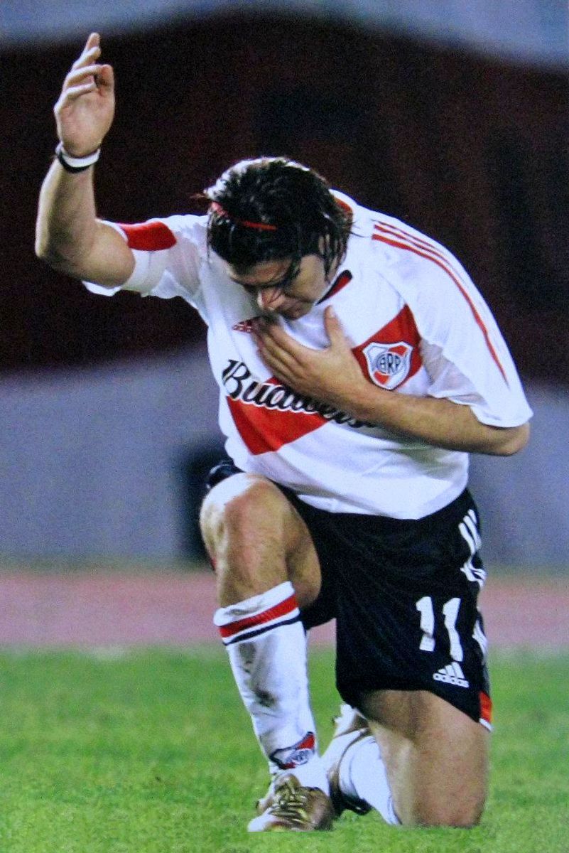 Marcelo Salas HD wallpaper