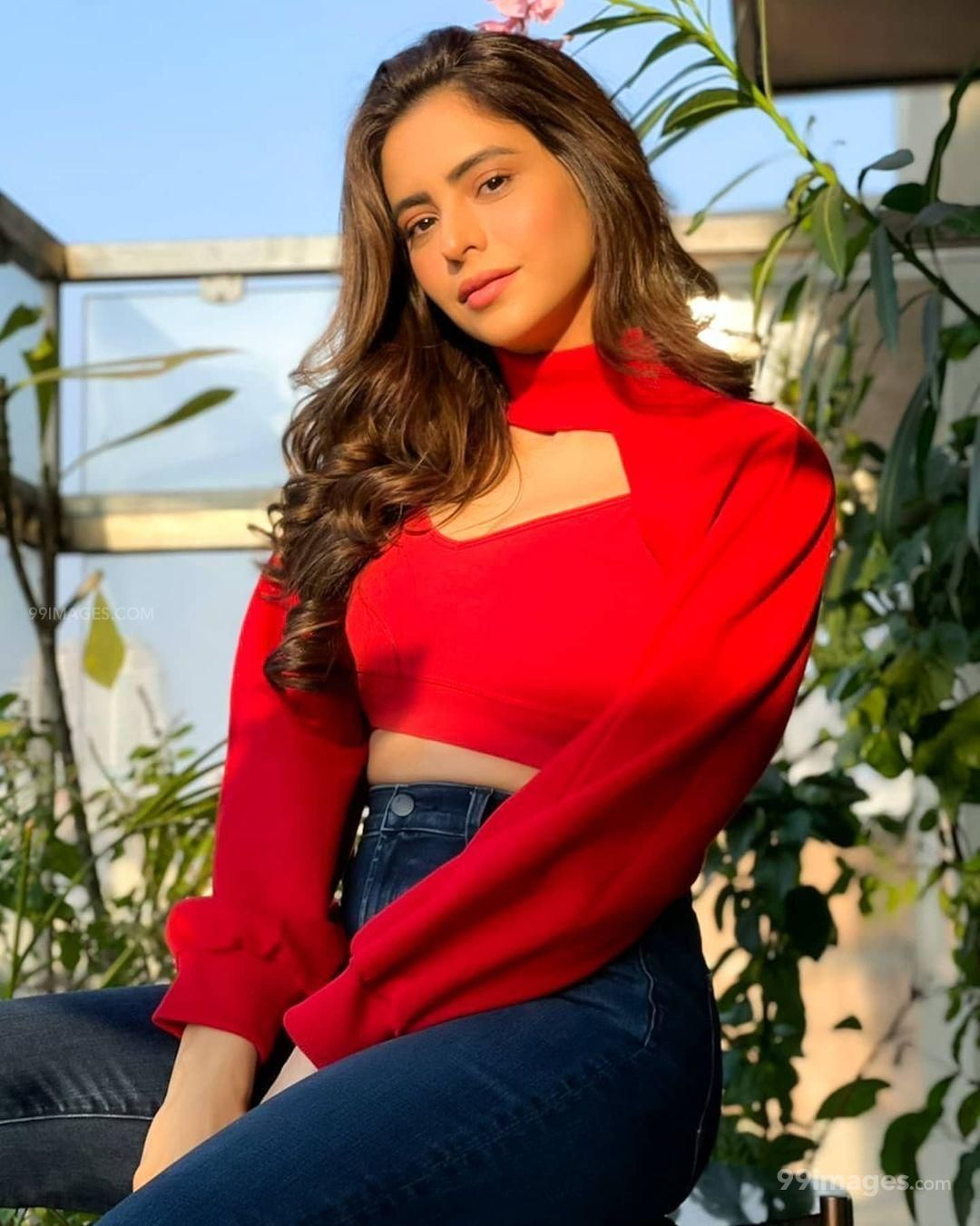 Aamna Sharif Latest Hot HD Photohoot Photo / Wallpaper (1080p) (1080x1352)