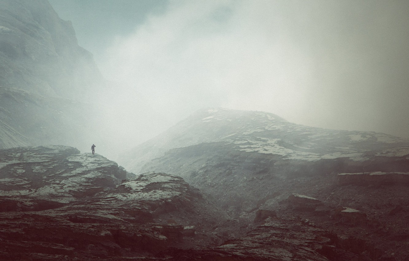 Wallpaper misty, mountains, fog, man, peaks image for desktop, section настроения