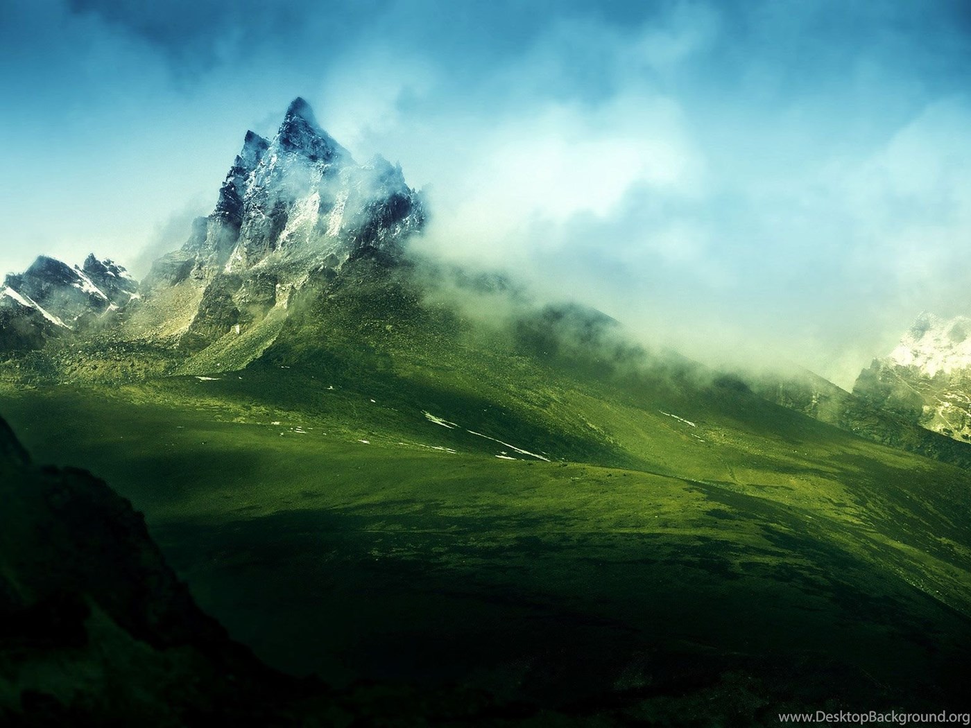 Wallpaper Green Misty Mountains 2048x1152 Desktop Background